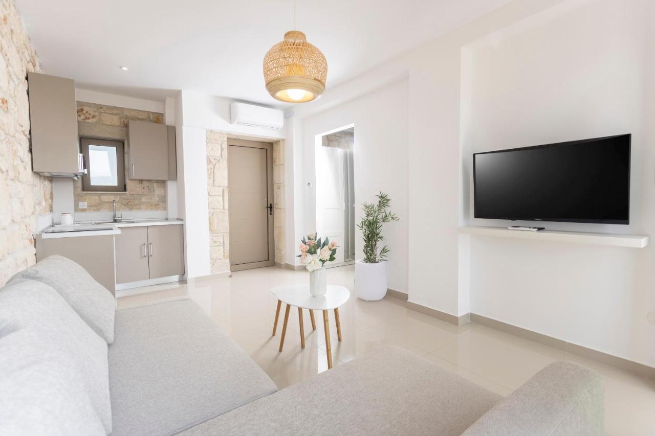 Anna Mare Luxury Apartments 아피토스 외부 사진