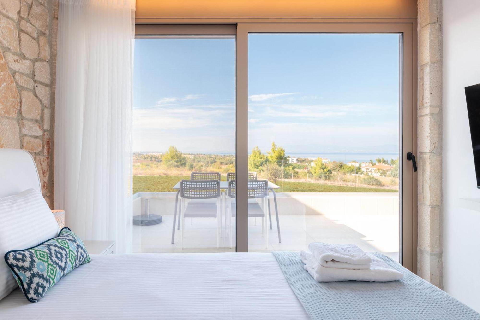 Anna Mare Luxury Apartments 아피토스 객실 사진