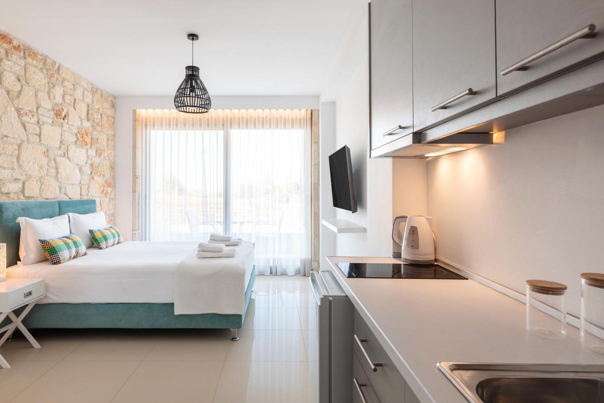 Anna Mare Luxury Apartments 아피토스 객실 사진